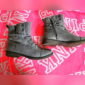 Very G - gray boots - size 10